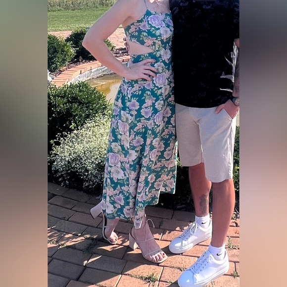 Stunning Open Back Dress - Picture 2 of 5